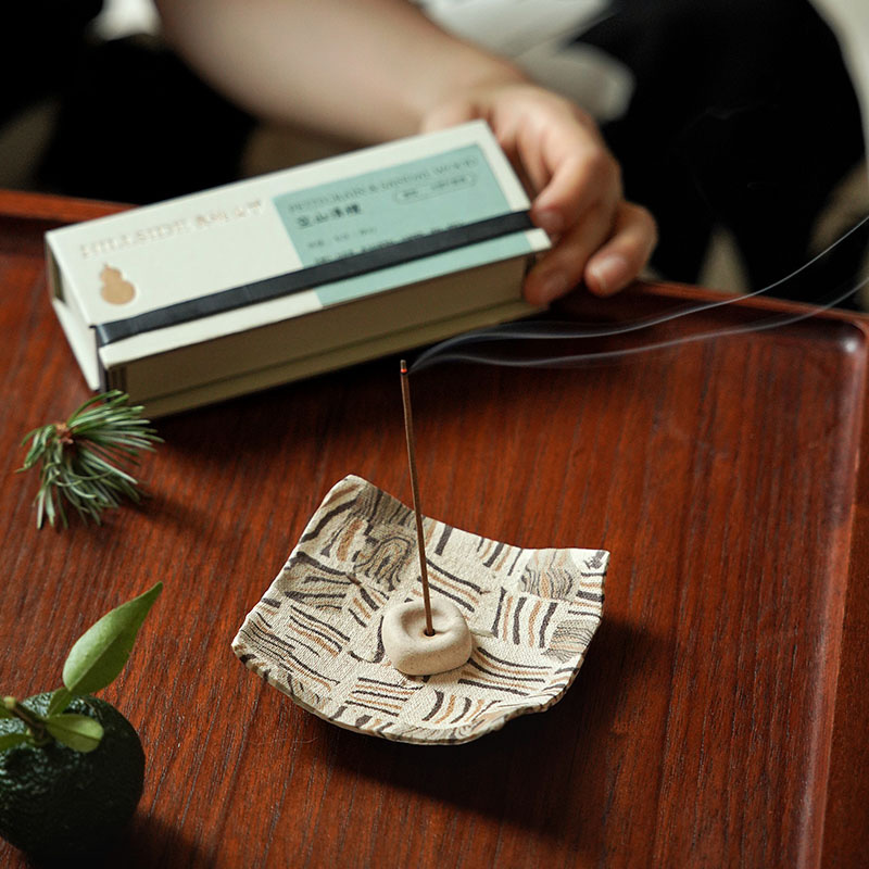 Petitgrain & Sandal Wood Incense Stick - Image 3